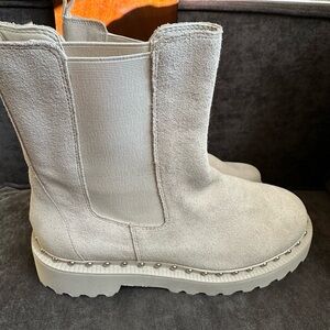 Stylish Kids Boots in Cream